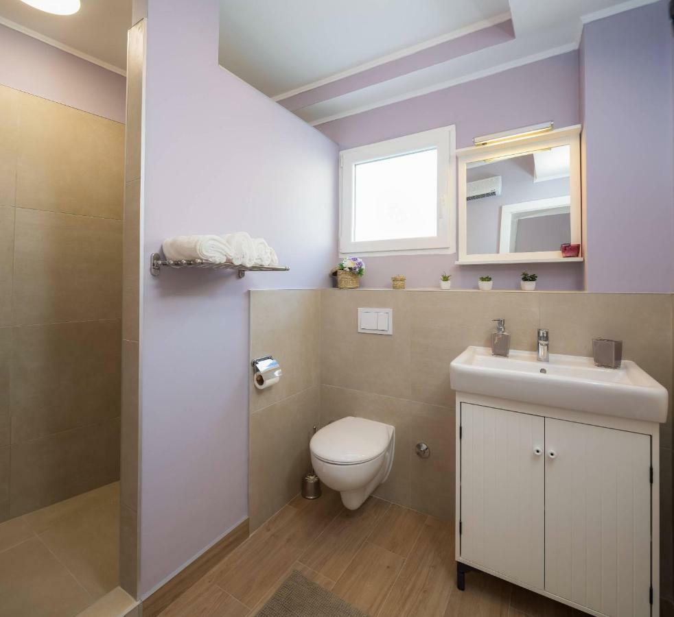 Zlatin Dvor - Apartments For 3, Terrace, Trogir Center, Beach At 5-Min, Bike Friendly Exterior foto