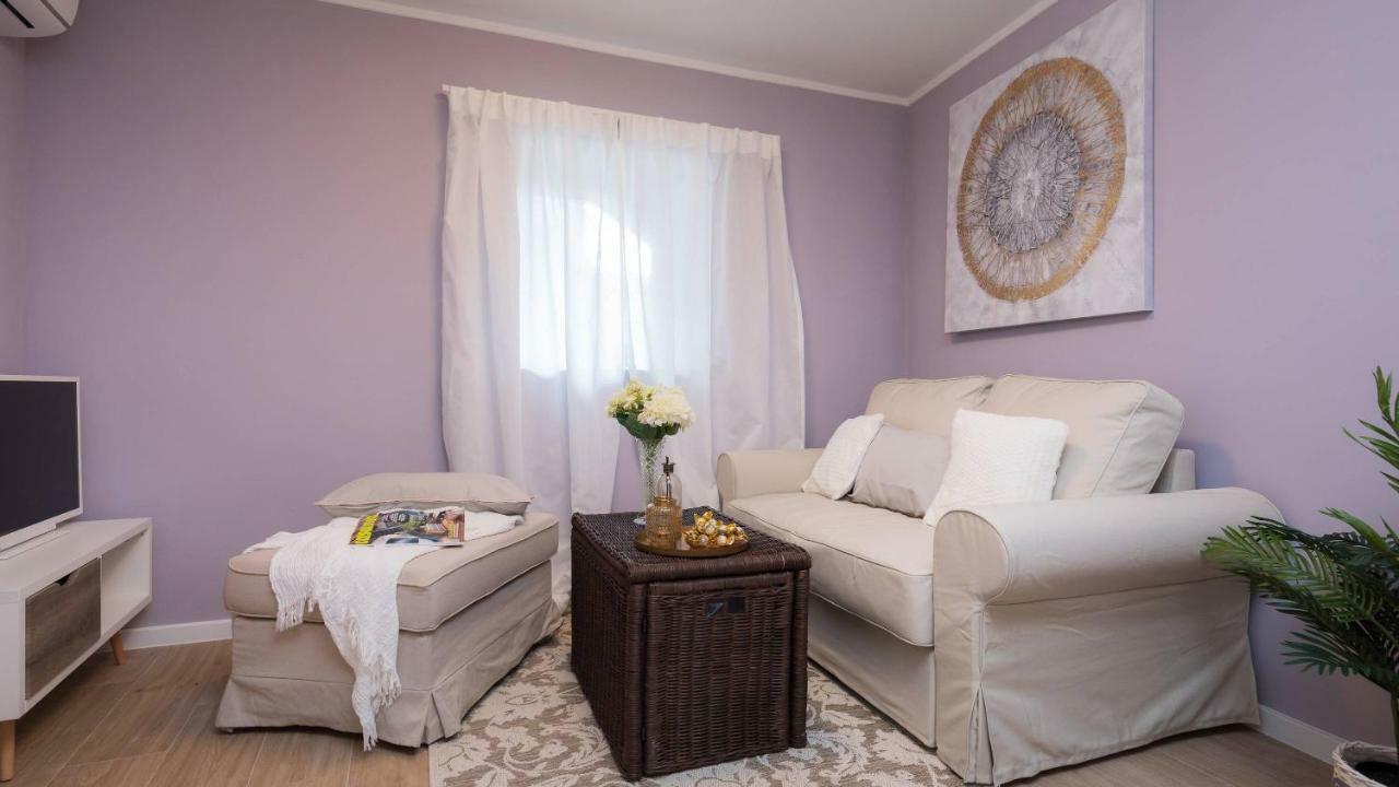 Zlatin Dvor - Apartments For 3, Terrace, Trogir Center, Beach At 5-Min, Bike Friendly Exterior foto